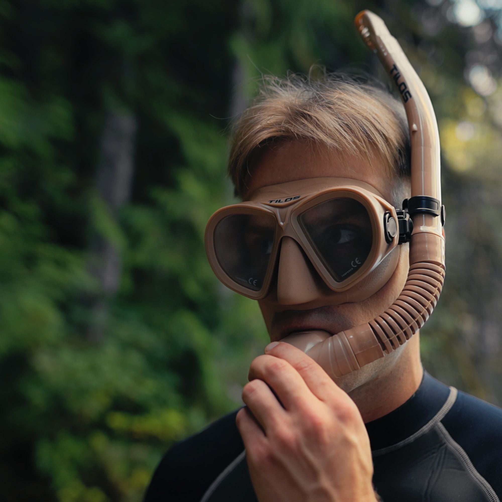 Aquastalk Mask with Hi-Flow II Semi-Dry Snorkel