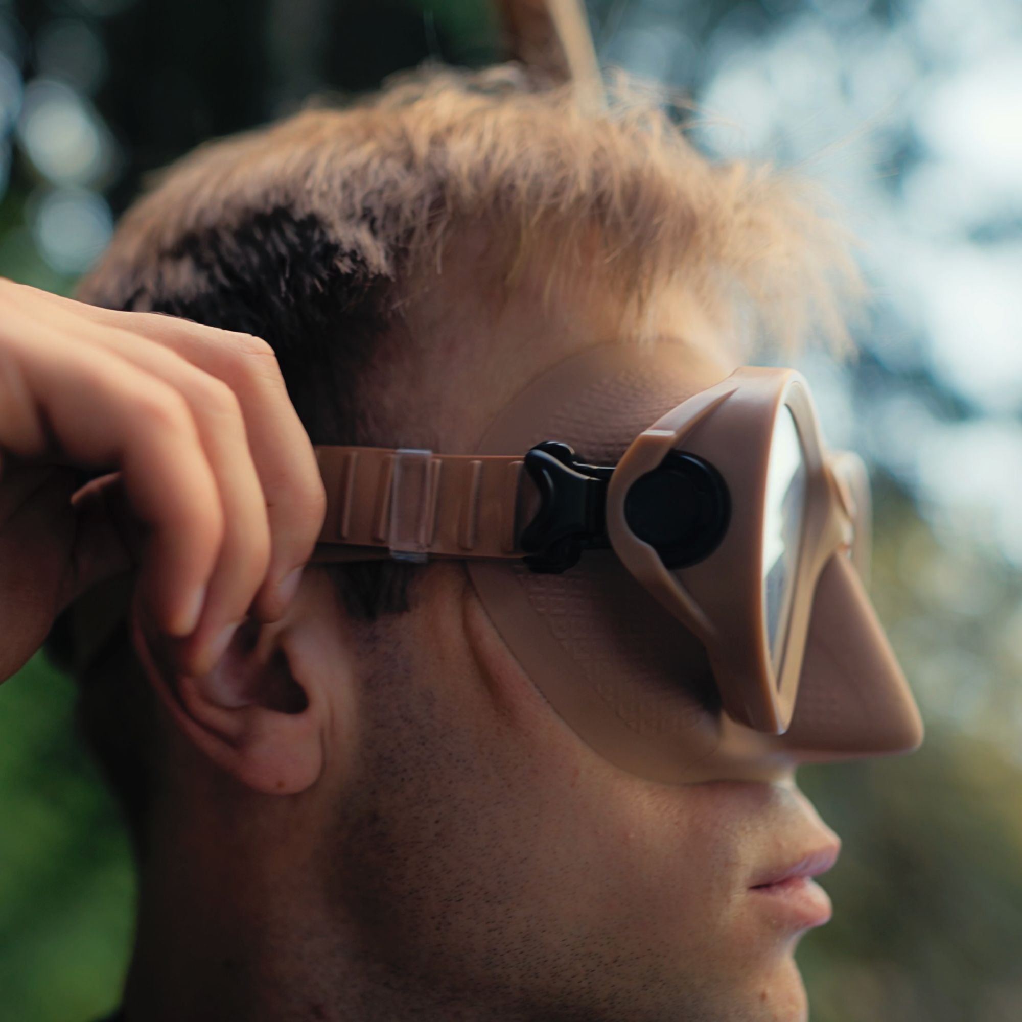 AquaStalk Dive Mask - Anti-Glare Low-Volume Snorkeling Mask with Ultra-Wide Vision & Quick-Release Buckles for Seamless Freediving Adventures