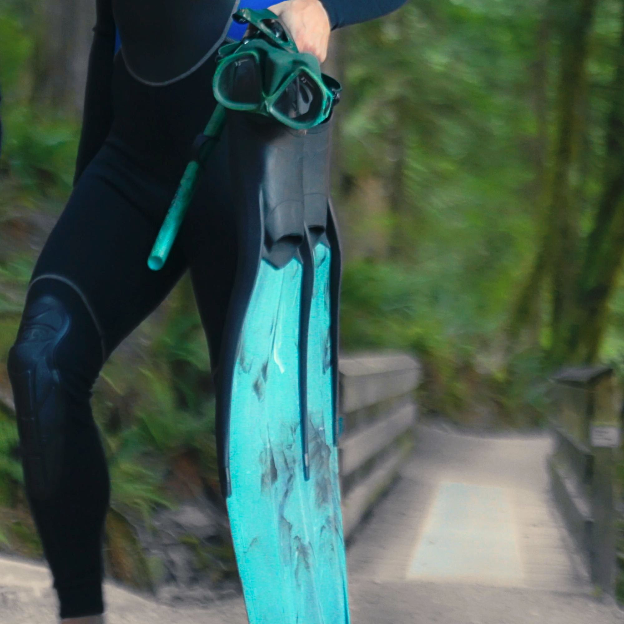 Aquastalk Mask, Spawn Semi-Dry Snorkel & Syryn Lightweight Freediving Fins Bundle