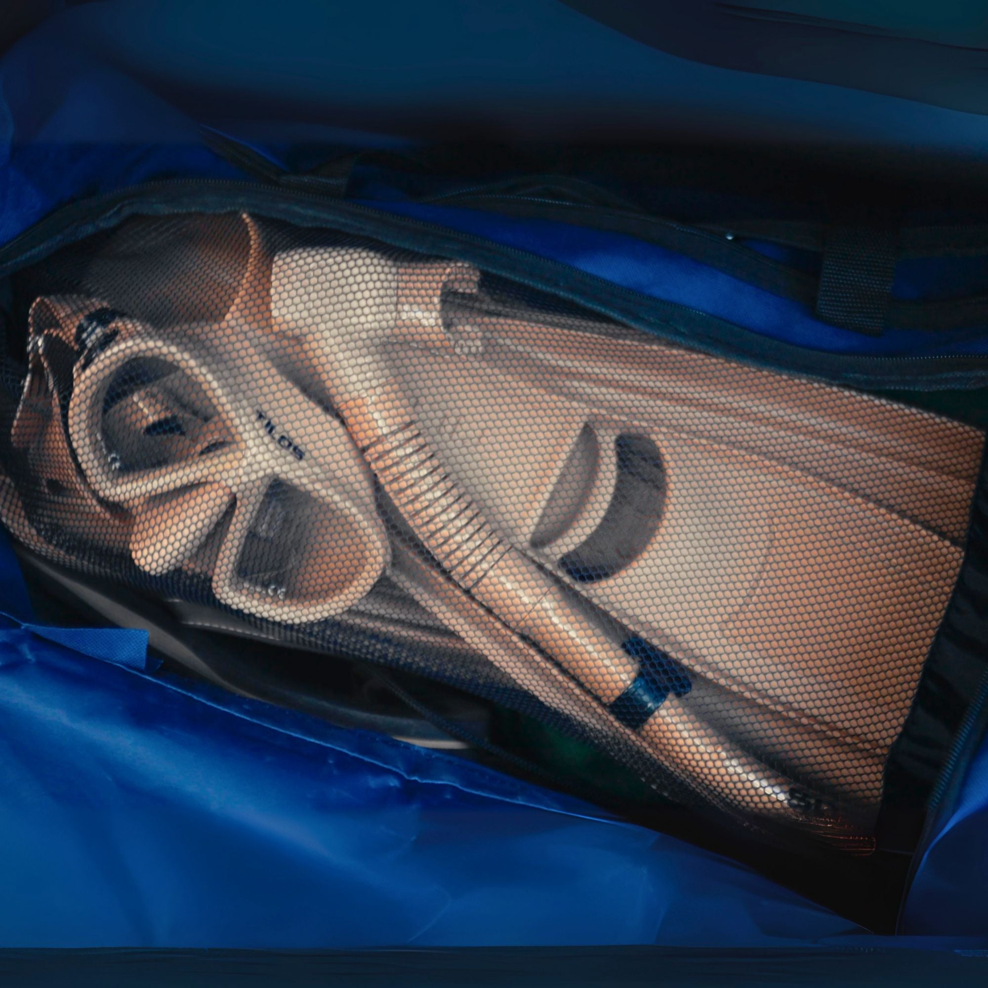 Aquastalk Mask with Hi-Flow II Semi-Dry Snorkel and Technix  OH Fins