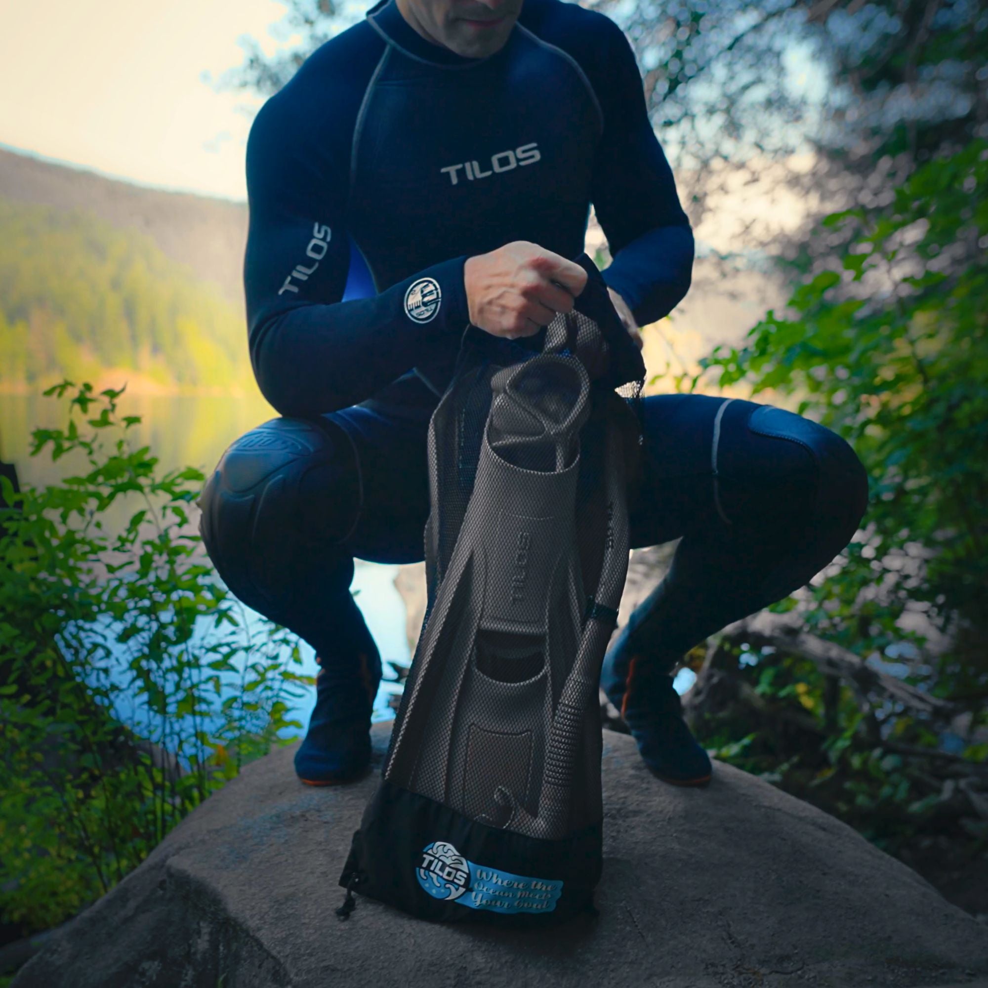 Aquastalk Mask with Hi-Flow II Semi-Dry Snorkel and Technix  OH Fins