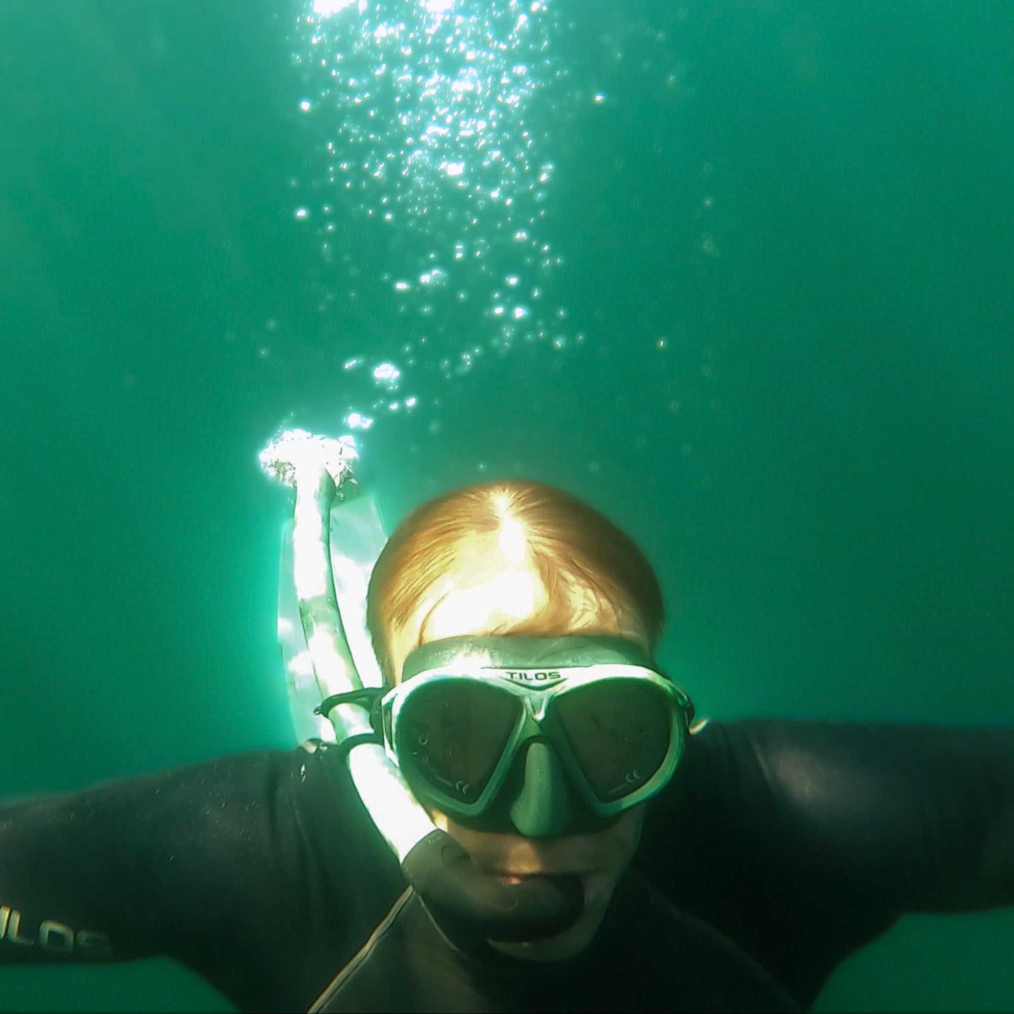 AquaStalk Dive Mask - Anti-Glare Low-Volume Snorkeling Mask with Ultra-Wide Vision & Quick-Release Buckles for Seamless Freediving Adventures